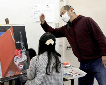 油画科 夜間部 油彩授業 指導風景